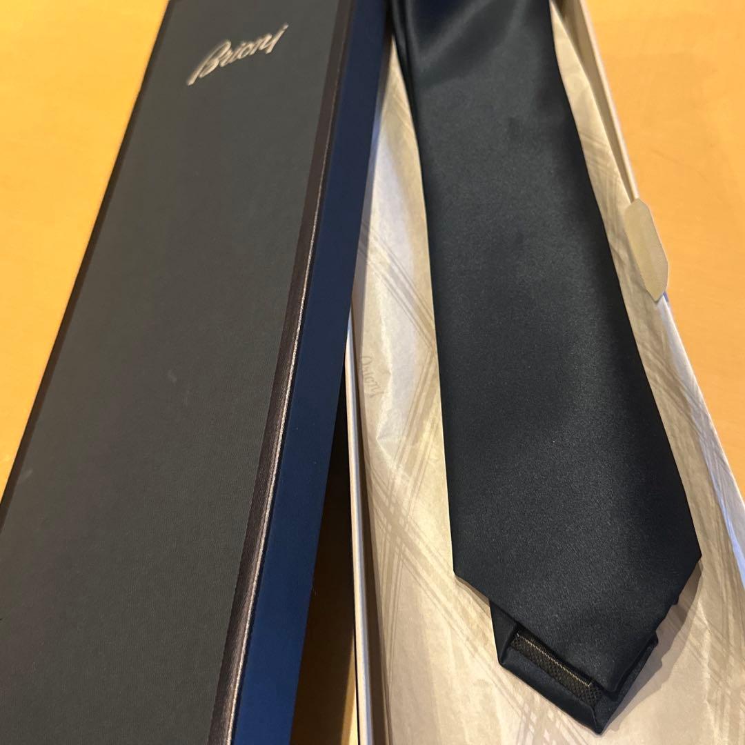 サ*ス様 Brioni ブリオーニ　黒 ネクタイ 新品未使用