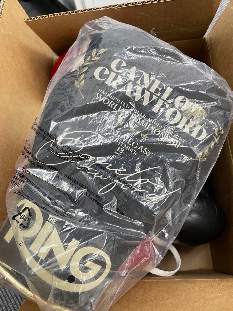 カネロvsクロフォード記念グローブ