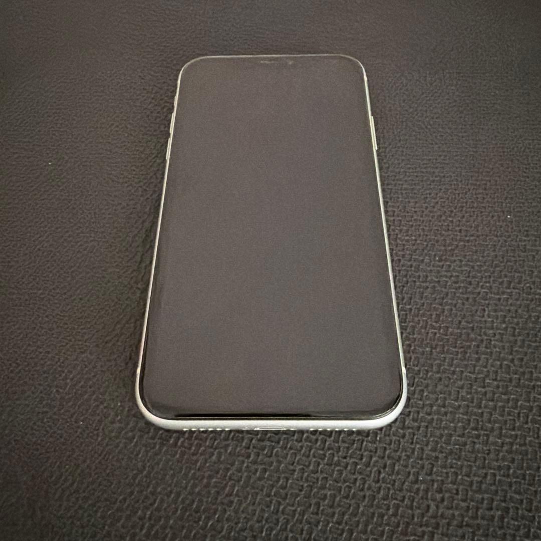 Apple iPhone XR ホワイト 本体　64GB SIMフリー　85%