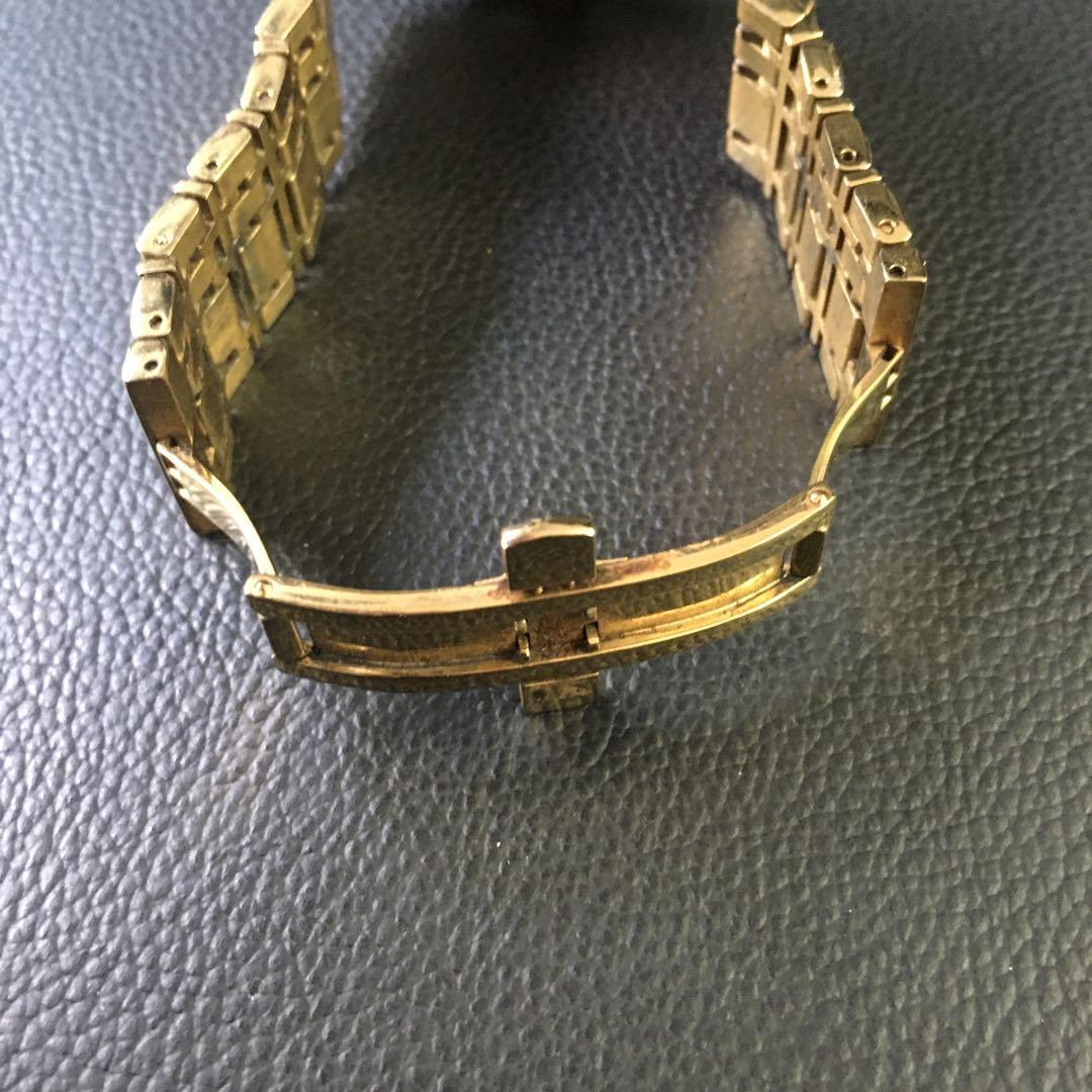 Burberry バーバリー　ゴールド クロノグラフ 時計