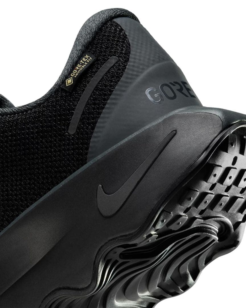 Nike motiva GORE-TEX ナイキ　モティバ　ゴアテックス