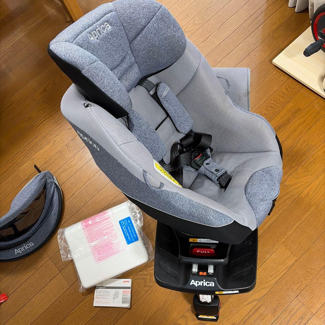 アップリカ　クルリラ　ベビー&チャイルドシートisofix 回転タイプ