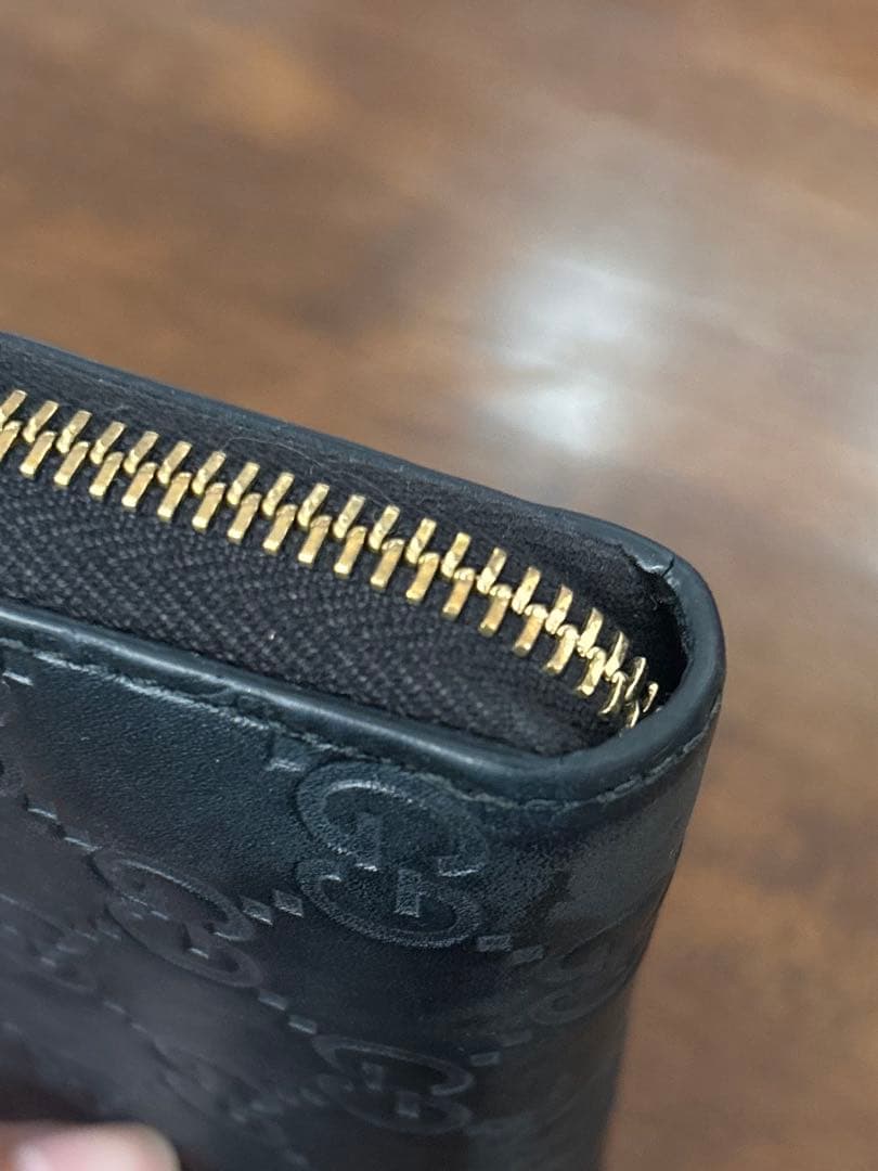 GUCCI ブラック レザー財布 GGパターン