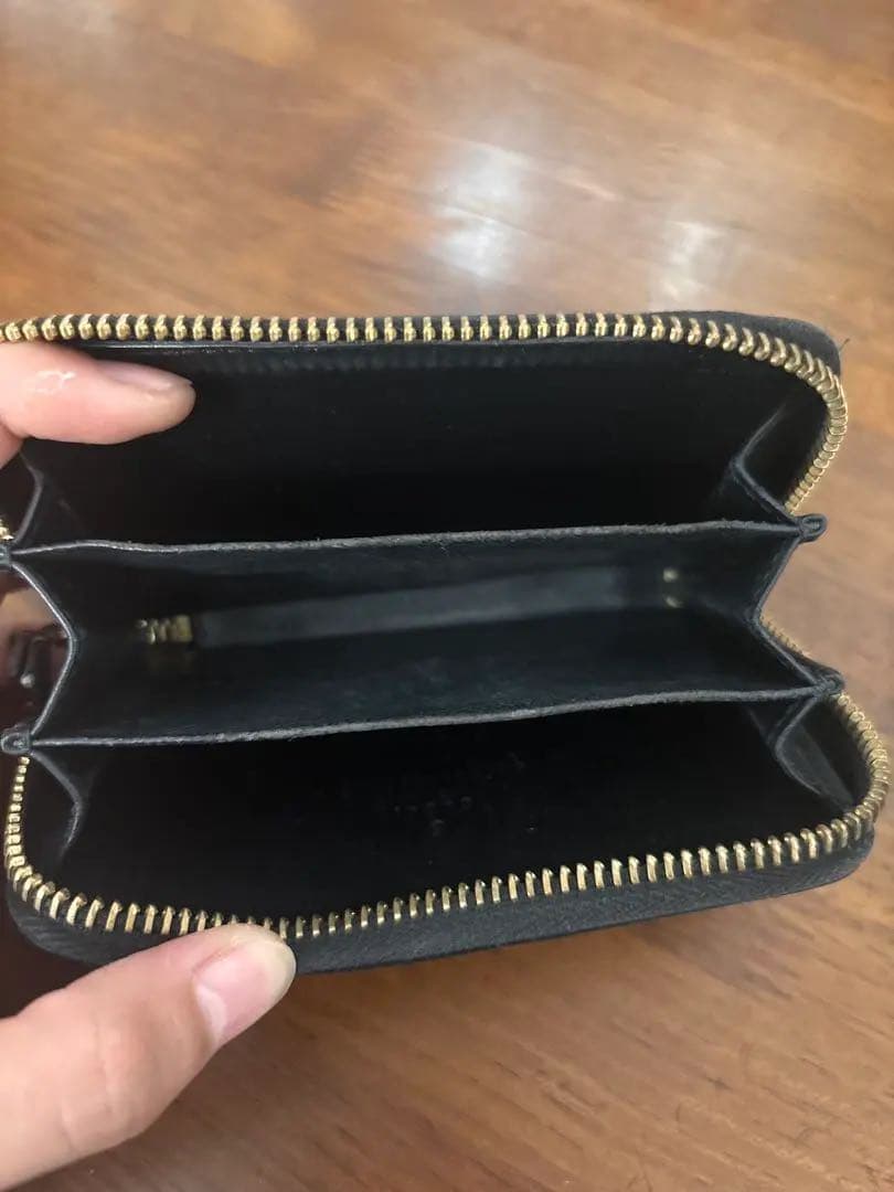 GUCCI ブラック レザー財布 GGパターン