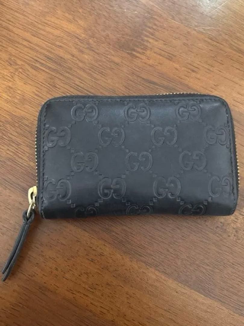 GUCCI ブラック レザー財布 GGパターン
