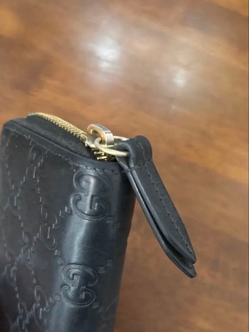 GUCCI ブラック レザー財布 GGパターン