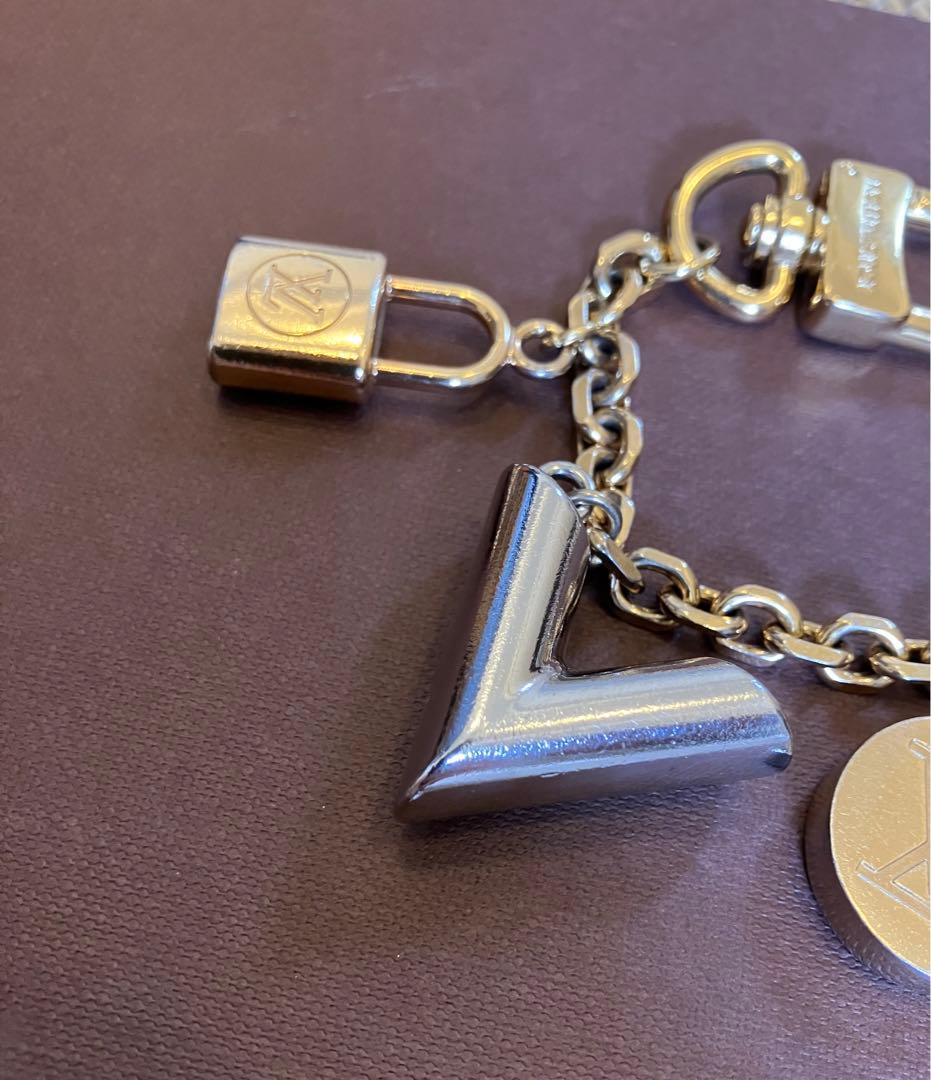 ルイヴィトン チェーン　カレイド Vホルダー キーホルダー チャーム