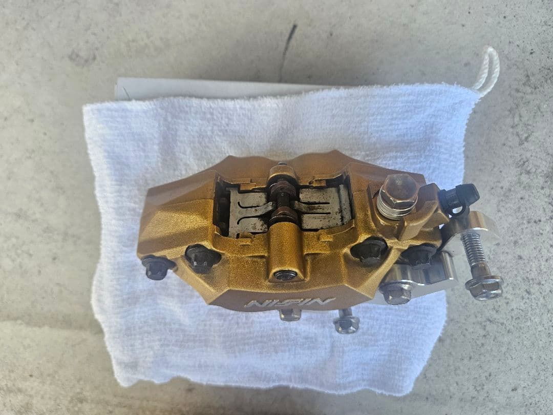 VTR取外し品 ニッシン 4POT キャリパー