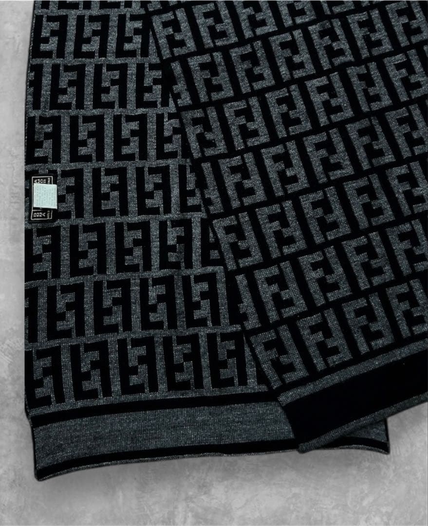 フェンディ　FENDI マフラー　FFロゴ　グレー×ブラック