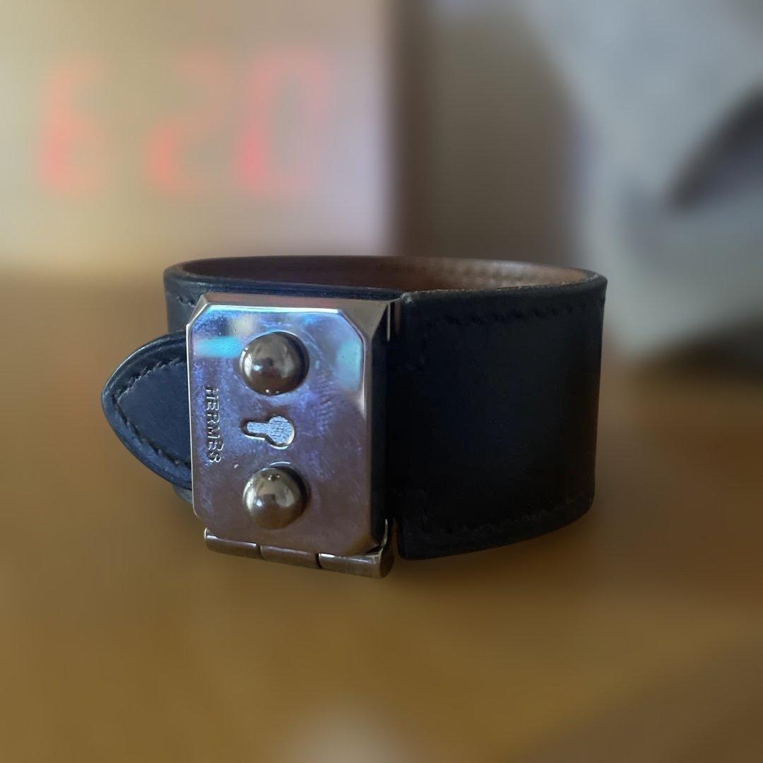 b*y様 HERMES レザーバングル　ブラック
