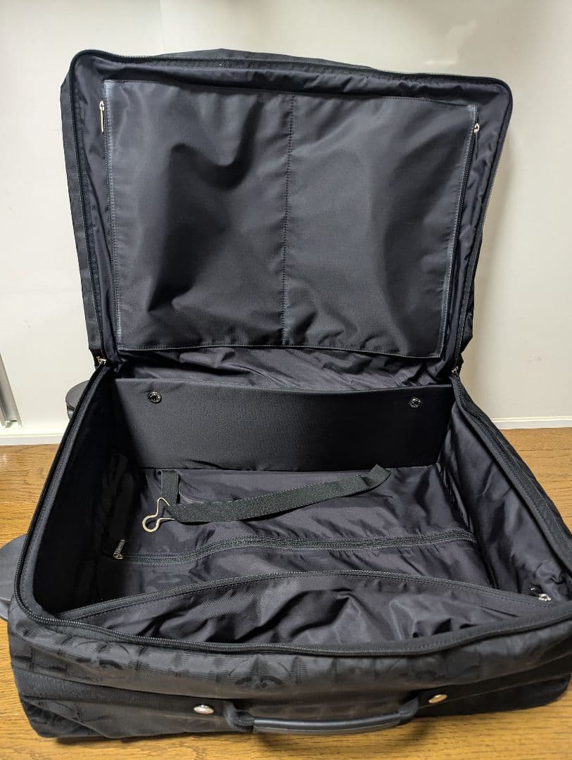 シャネル ニュートラベルライン ナイロン2輪 スーツケース　美中古