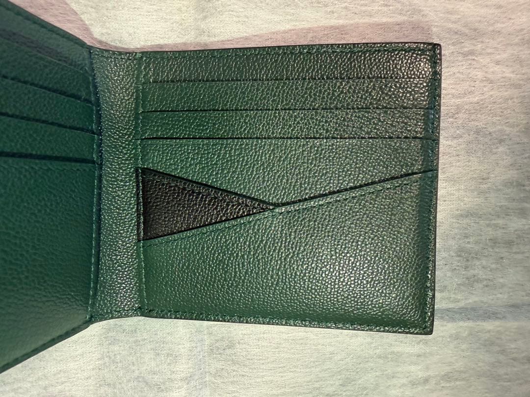 BVLGARI ブラックレザー 二つ折り財布