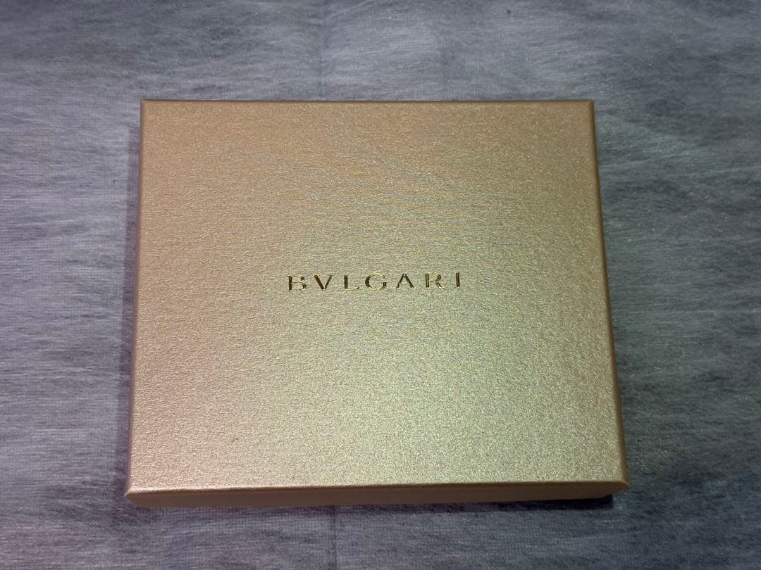 BVLGARI ブラックレザー 二つ折り財布