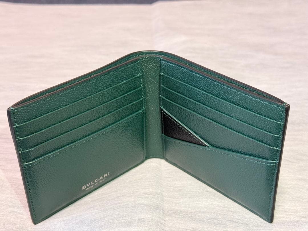 BVLGARI ブラックレザー 二つ折り財布