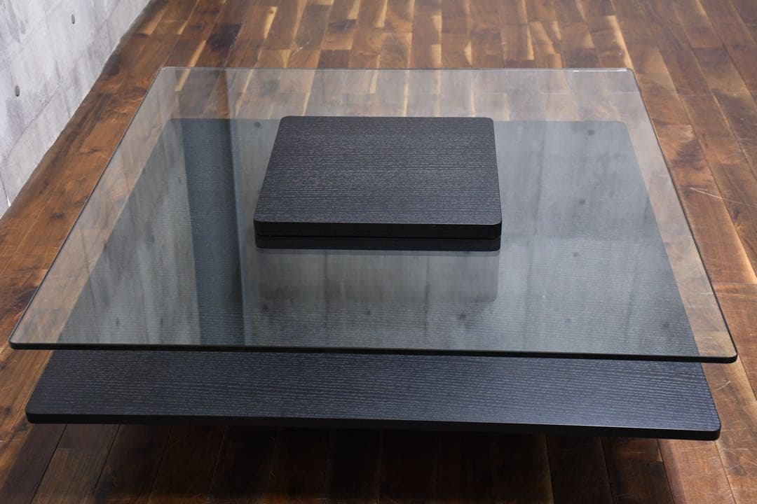 EJK47 アルモニア Corte ガラスセンターテーブル オーク材ブラック