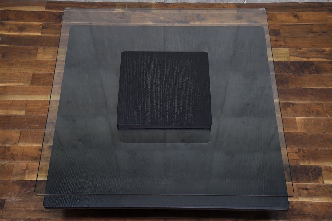 EJK47 アルモニア Corte ガラスセンターテーブル オーク材ブラック