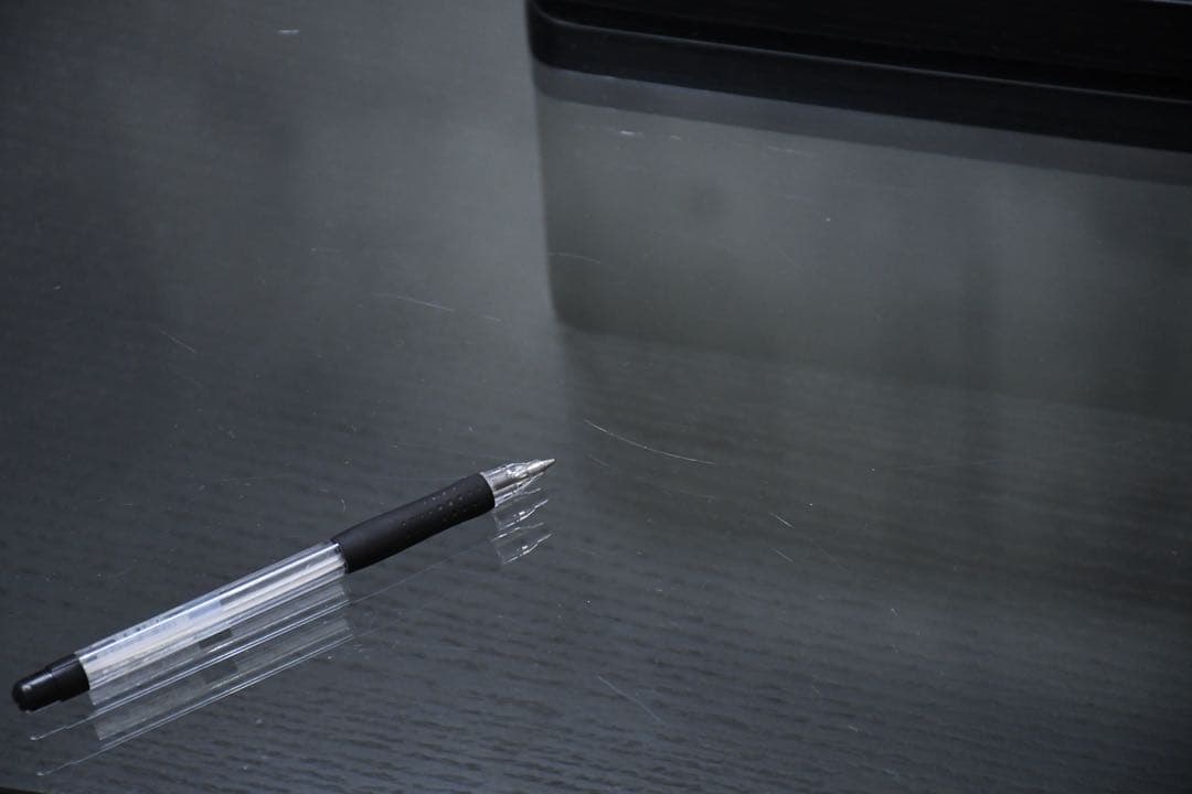 EJK47 アルモニア Corte ガラスセンターテーブル オーク材ブラック