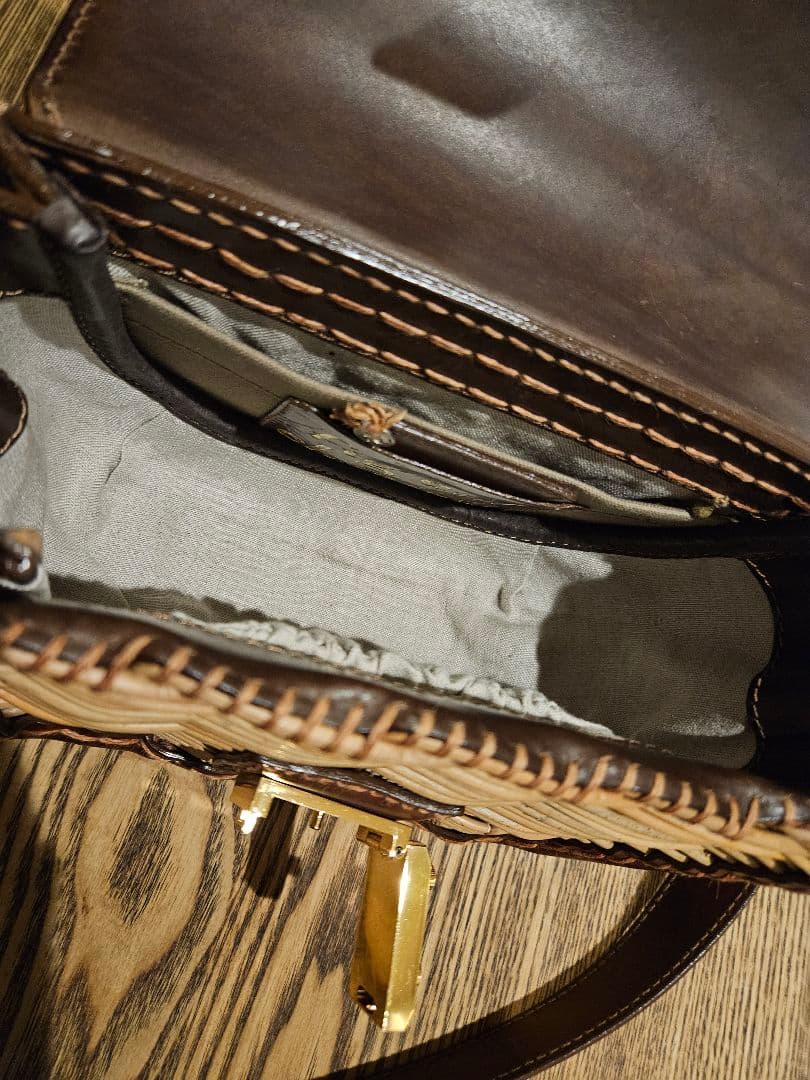 ebagos エバゴス ショルダーバッグ 紅藤