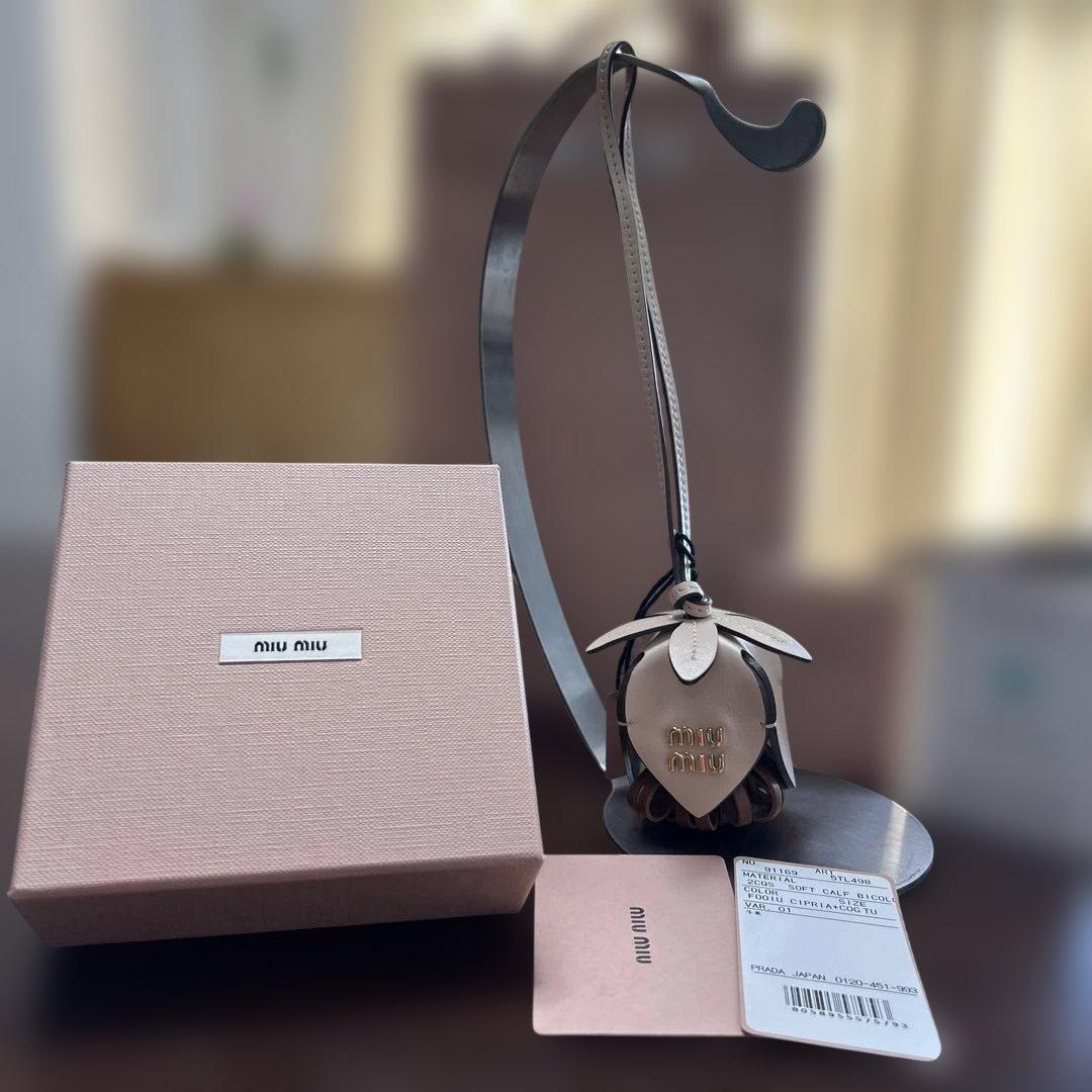 miu miu レザートリック