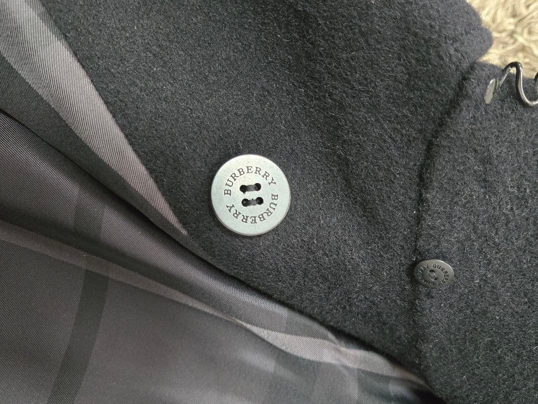 ファー付き黒ウールダブルブレストコート