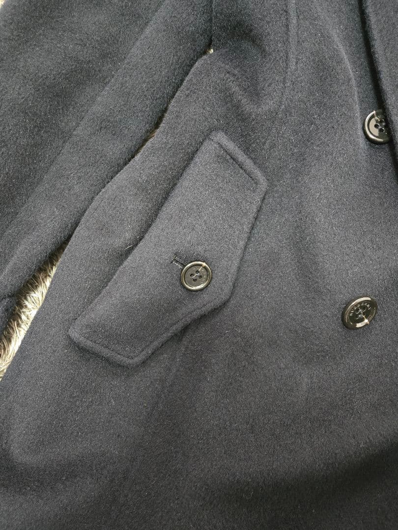 ファー付き黒ウールダブルブレストコート