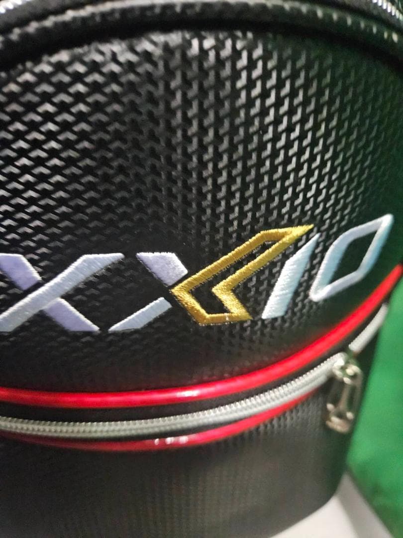 新品未使用展示品/最新XXIO ゴルフ高級キャディバッグ ブラック/レッド