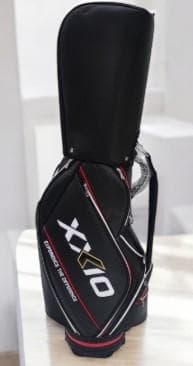 新品未使用展示品/最新XXIO ゴルフ高級キャディバッグ ブラック/レッド