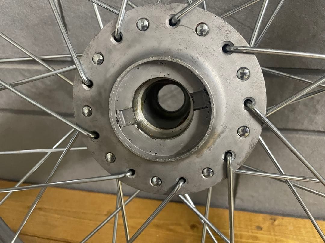 GT125 GN125 フロントホイール