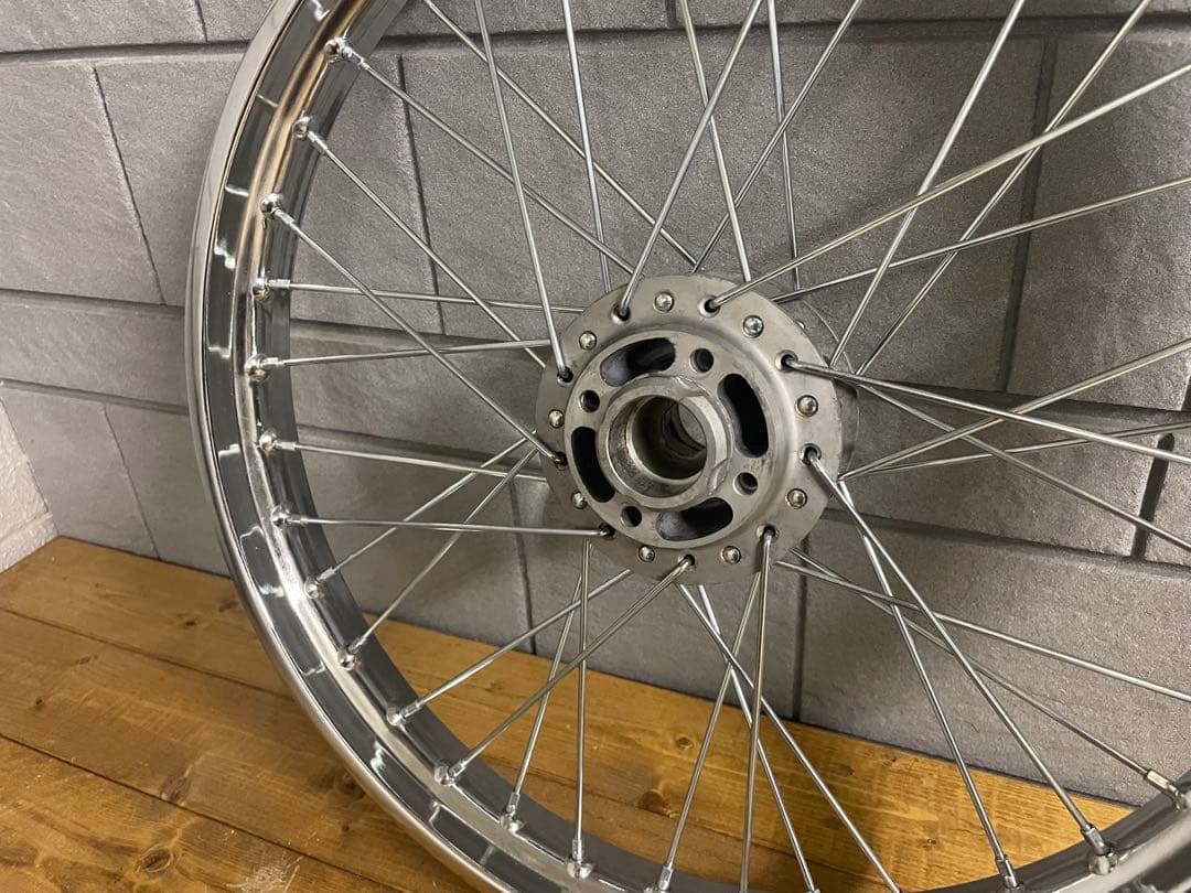 GT125 GN125 フロントホイール