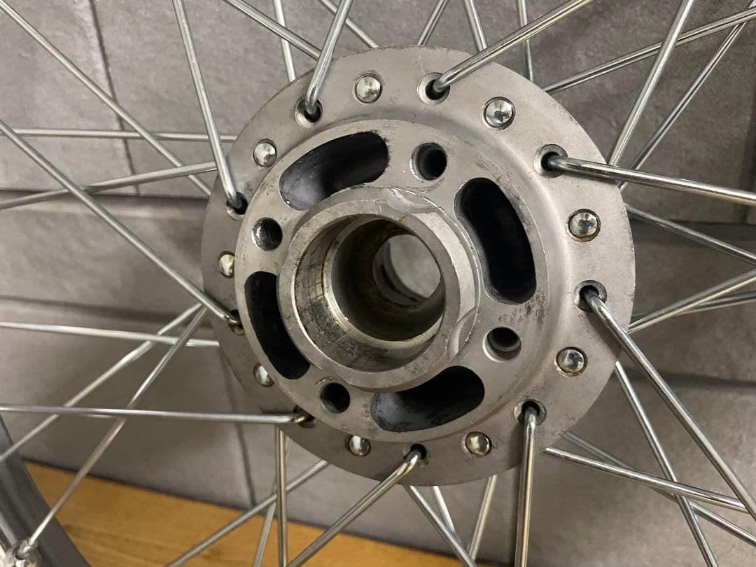 GT125 GN125 フロントホイール