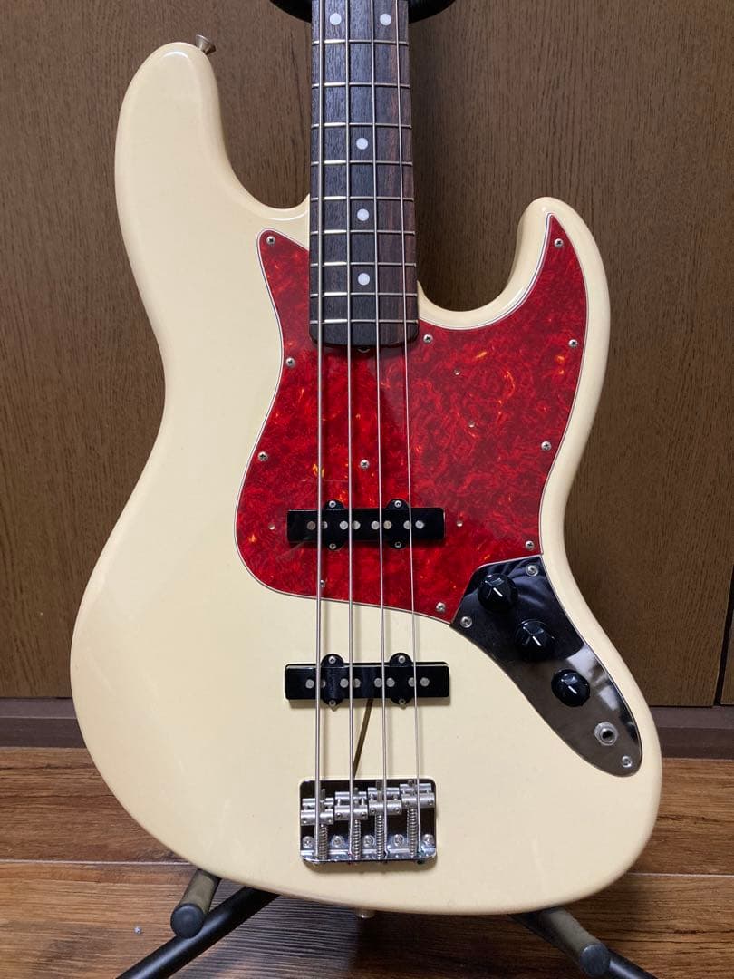 ベース Fender Japan JB62-58