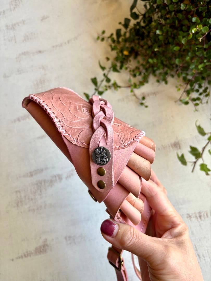 手染め大人ピンク、ローズ型押のシザーケース