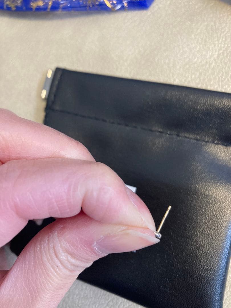 ぷんぷん様　GARNI ポストk18 ミニ鍵ピアス