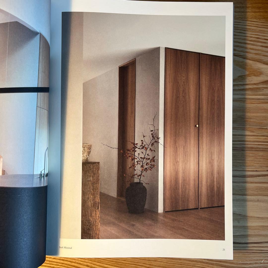 SOFT MINIMAL 英語版　ハードカバーです