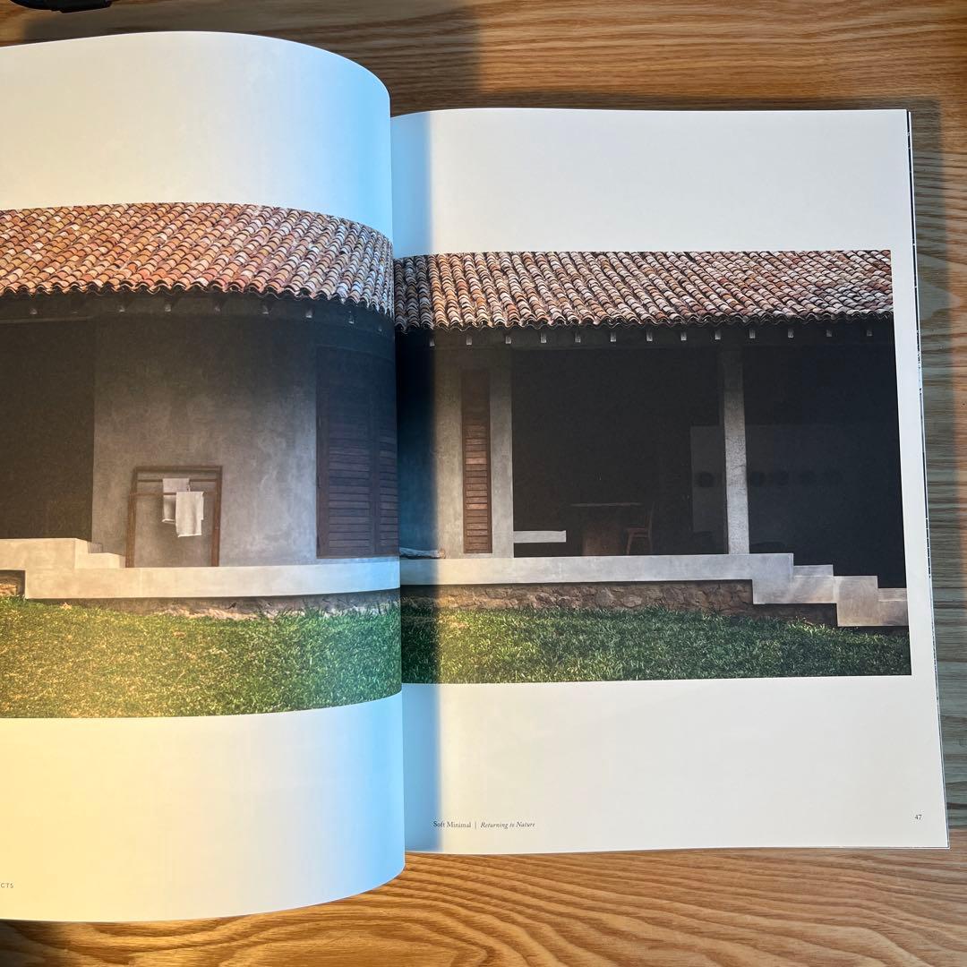 SOFT MINIMAL 英語版　ハードカバーです