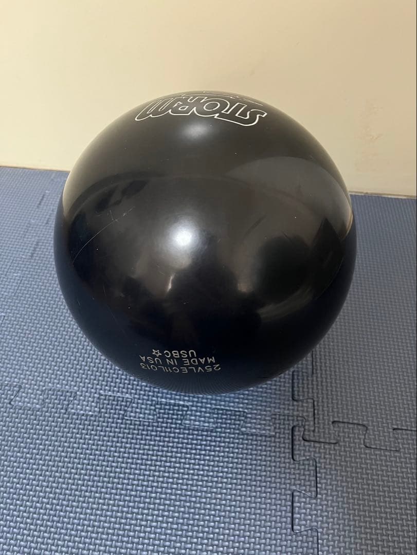 STORM ボウリングボール　レヴェル　15ポンド