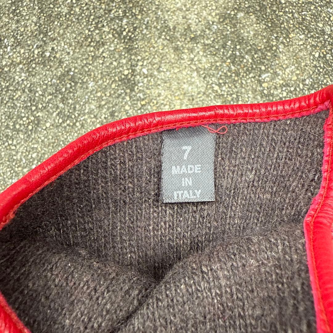 PRADA レザー手袋 バックル付き　プラダ