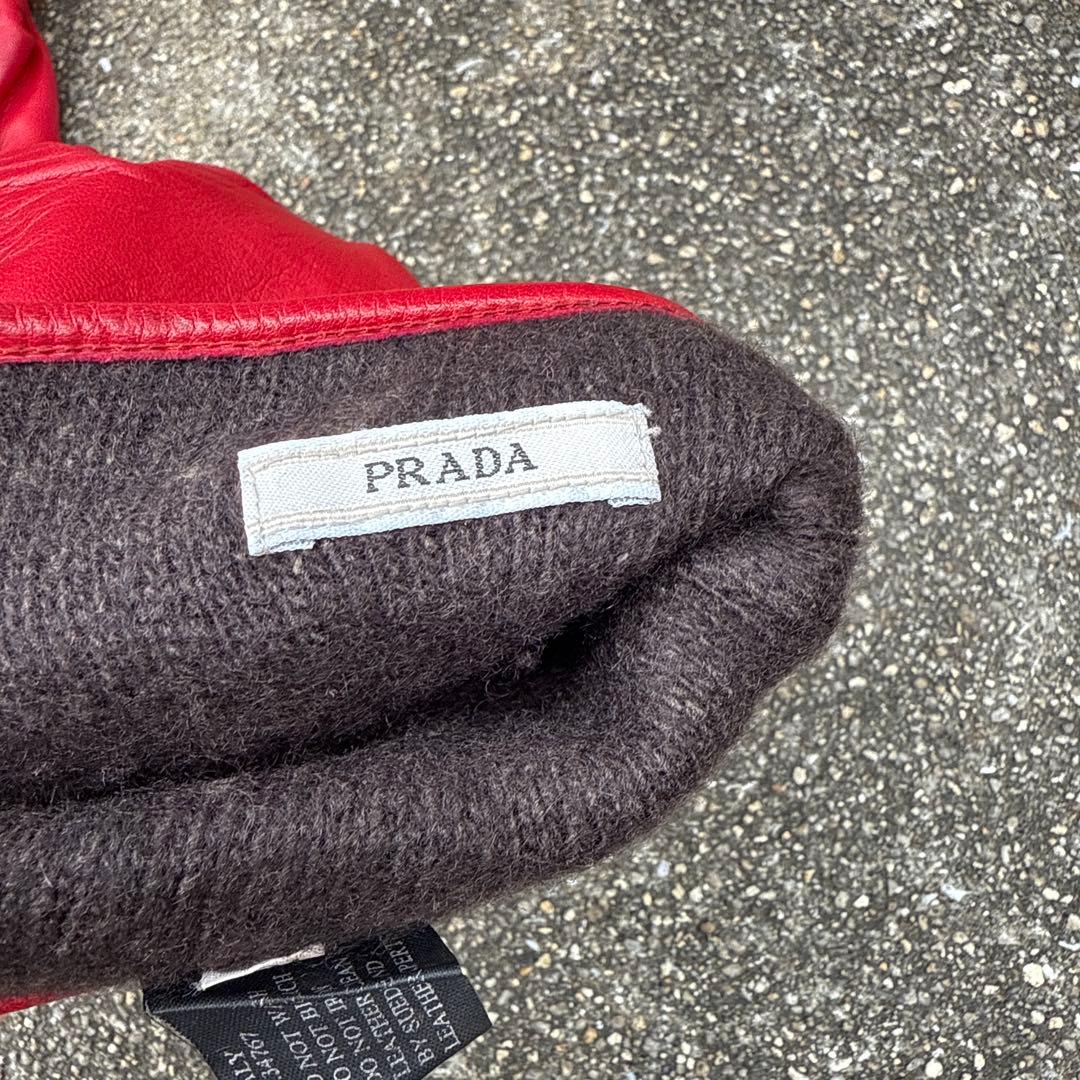 PRADA レザー手袋 バックル付き　プラダ