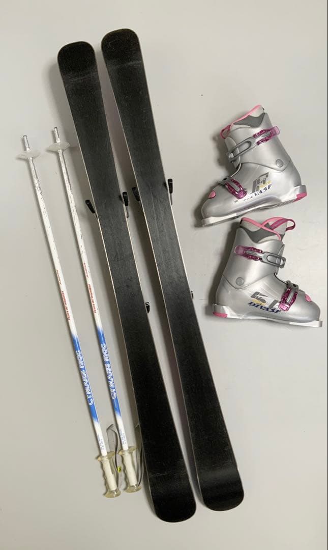 ジュニアスキー 4点セットCARVING 板80cm／ブーツ17cm