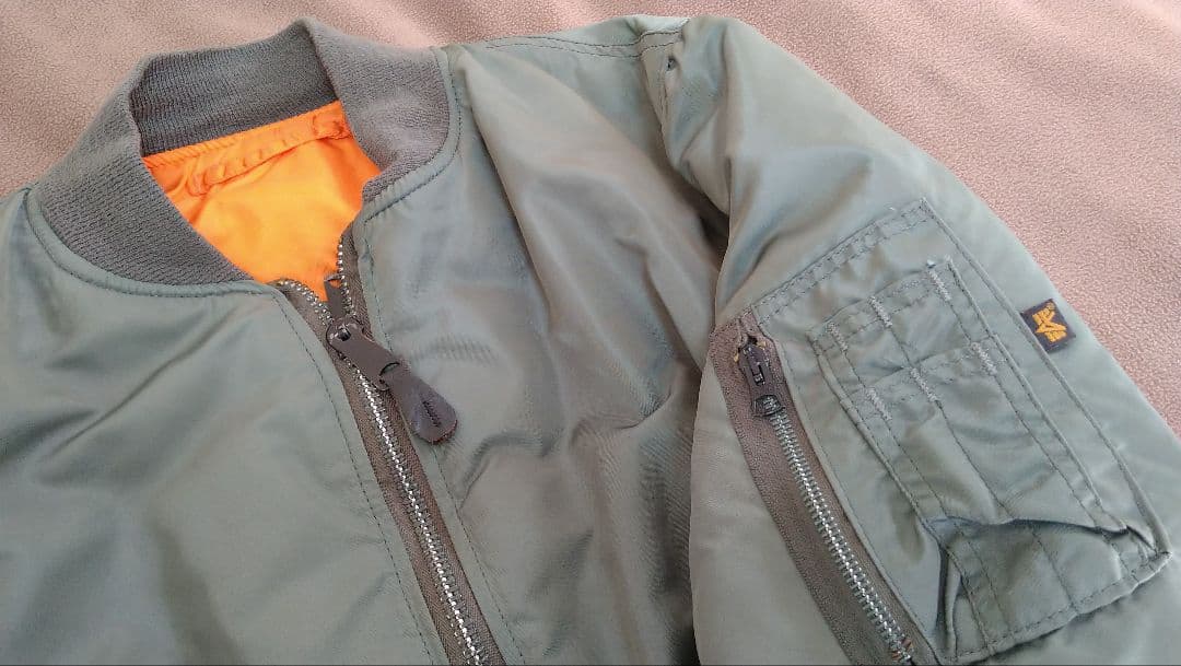 アルファインダストリーズ　MA-1 フライトジャケット　バックロゴ