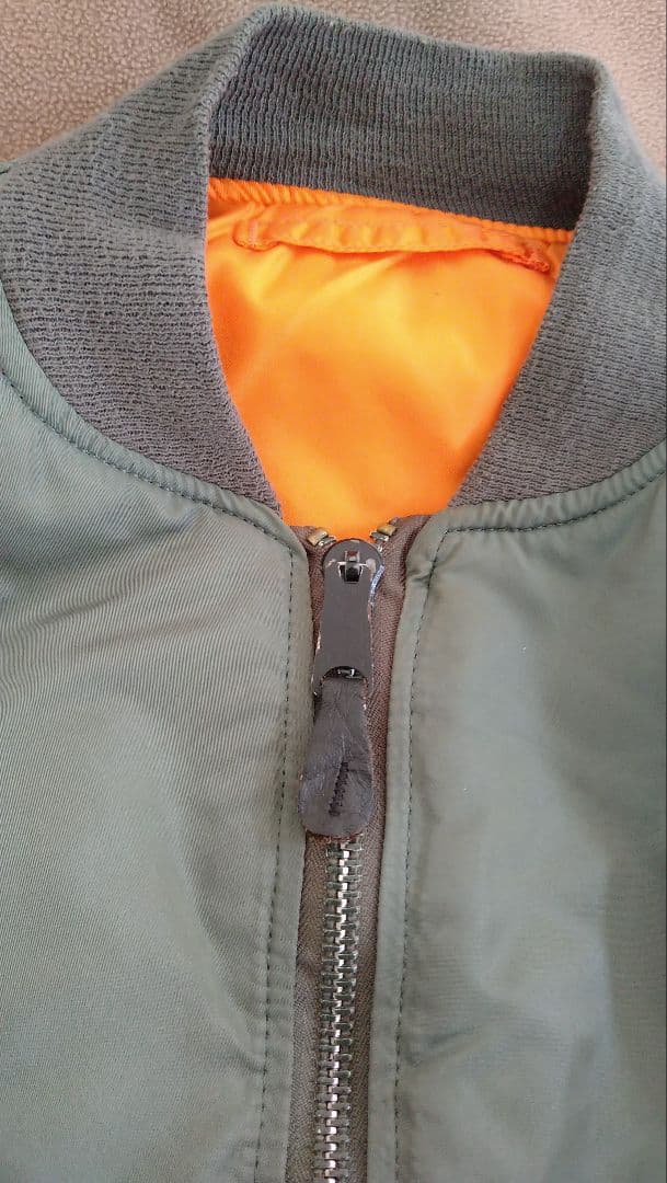 アルファインダストリーズ　MA-1 フライトジャケット　バックロゴ