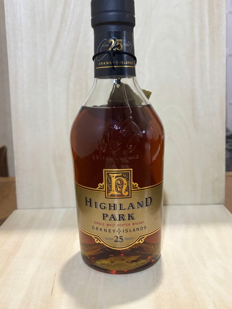 ハイランドパーク 25年 シングルモルト 700ml 51.5% 酒 未開栓