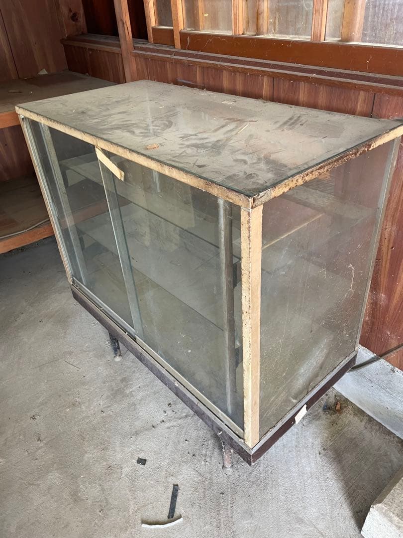 送料込み！昭和レトロなガラスケース 店舗什器サイズ:約　幅90奥44高94cm