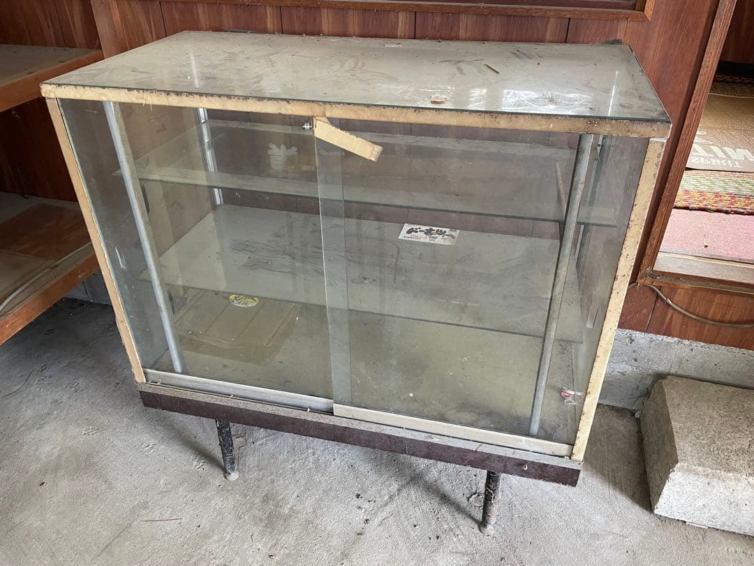 送料込み！昭和レトロなガラスケース 店舗什器サイズ:約　幅90奥44高94cm