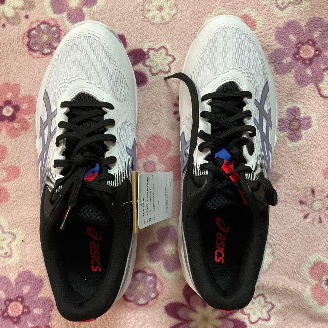 アシックスのバレーボールシューズ