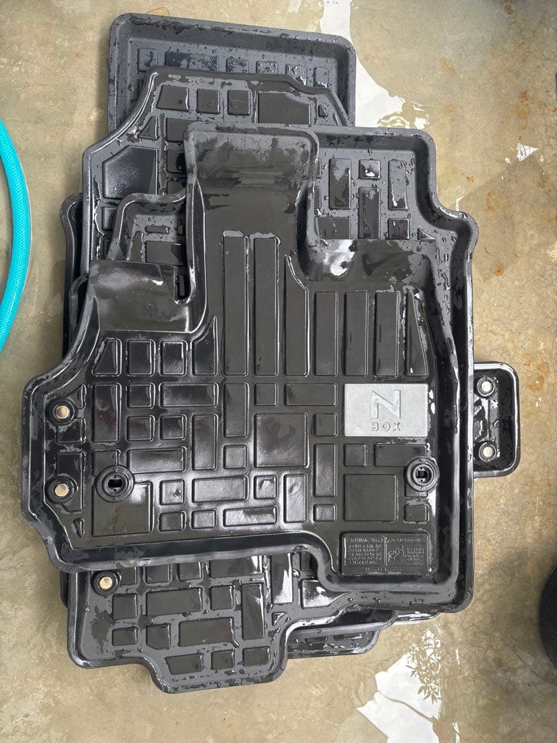 NBOX custom JF3純正ラバーマット