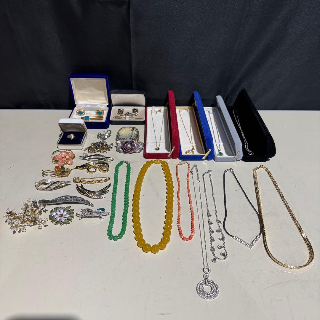★ アクセサリー　まとめ売り　遺品整理　生前整理 ネックレス　ブローチ　など