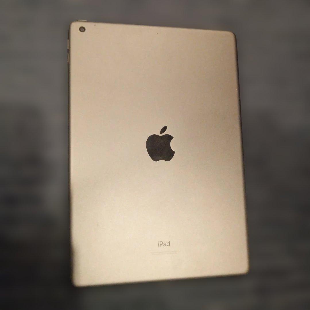 iPad 第9世代　スペースグレー付属品全てつきます