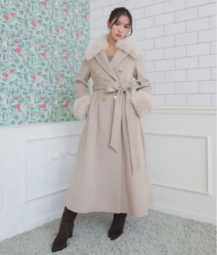 ファー付きベージュロングコート　rienda