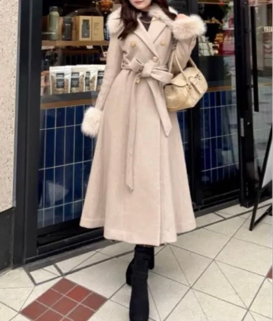 ファー付きベージュロングコート　rienda